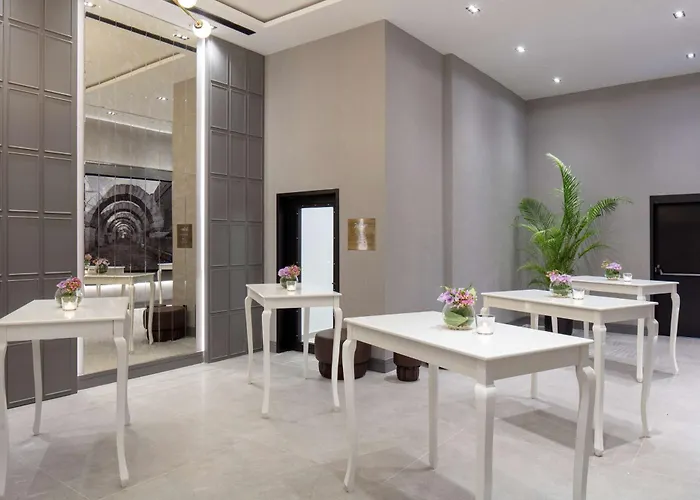 Radisson Aliaga ホテル