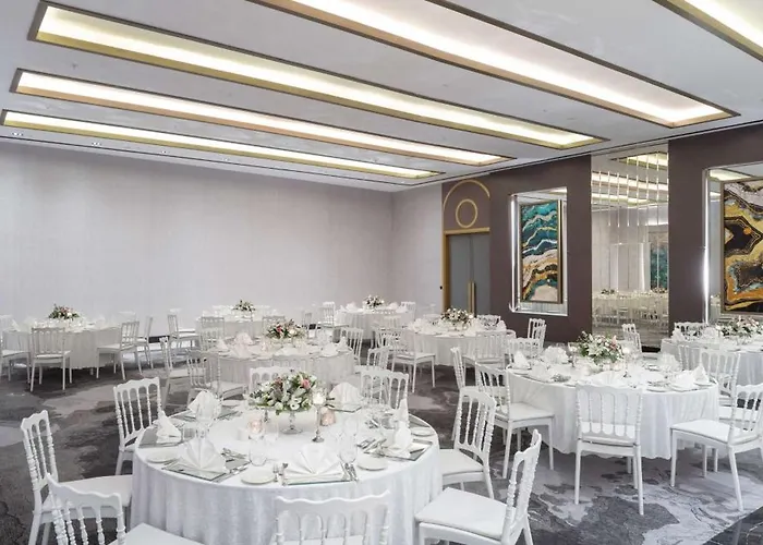 Radisson Aliaga ホテル 5*