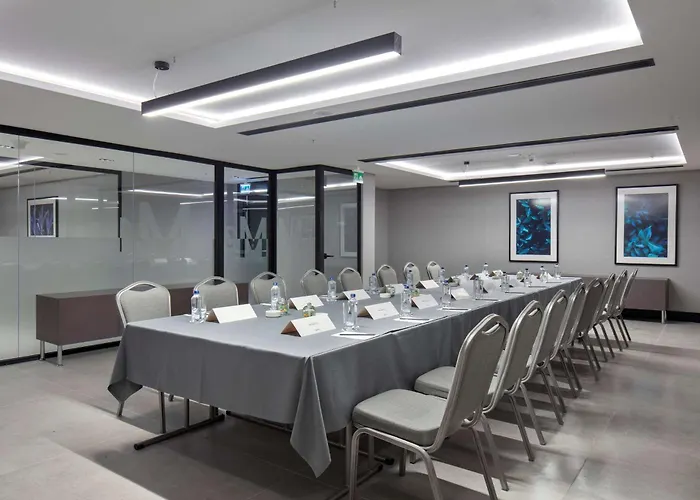 Radisson Aliaga Отель