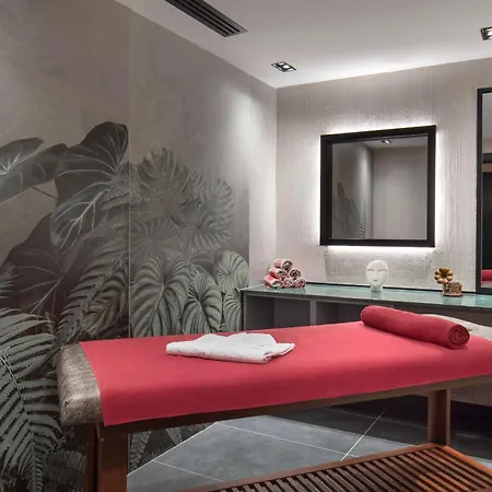 Radisson Aliaga 酒店 5*