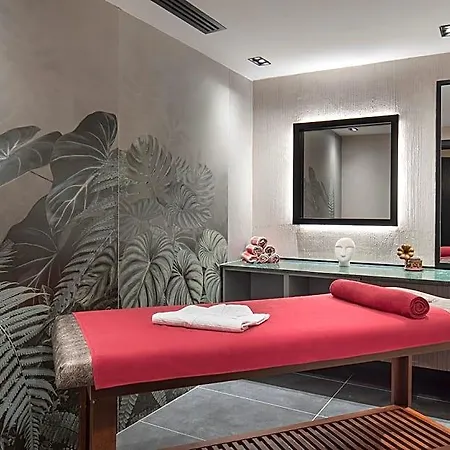 Hotel Radisson Aliaga