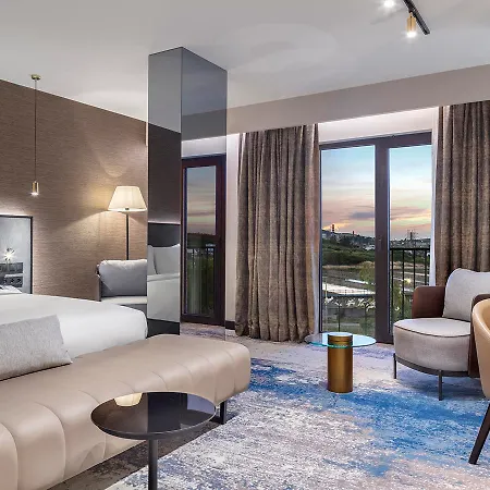Radisson Aliaga