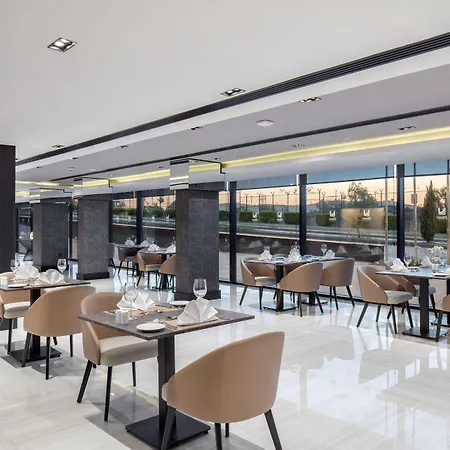 فندق Radisson Aliaga