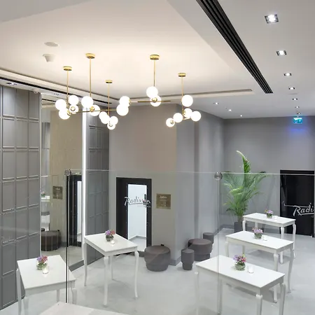Radisson Aliaga