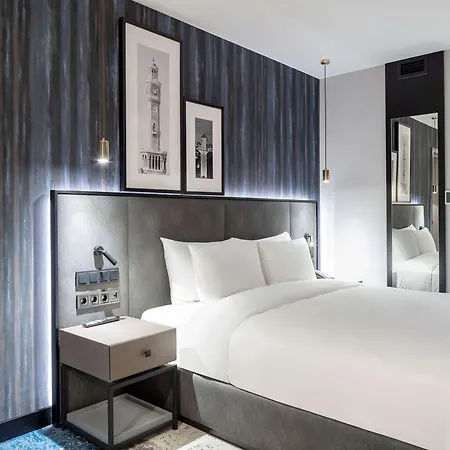 Radisson Aliaga Hotell